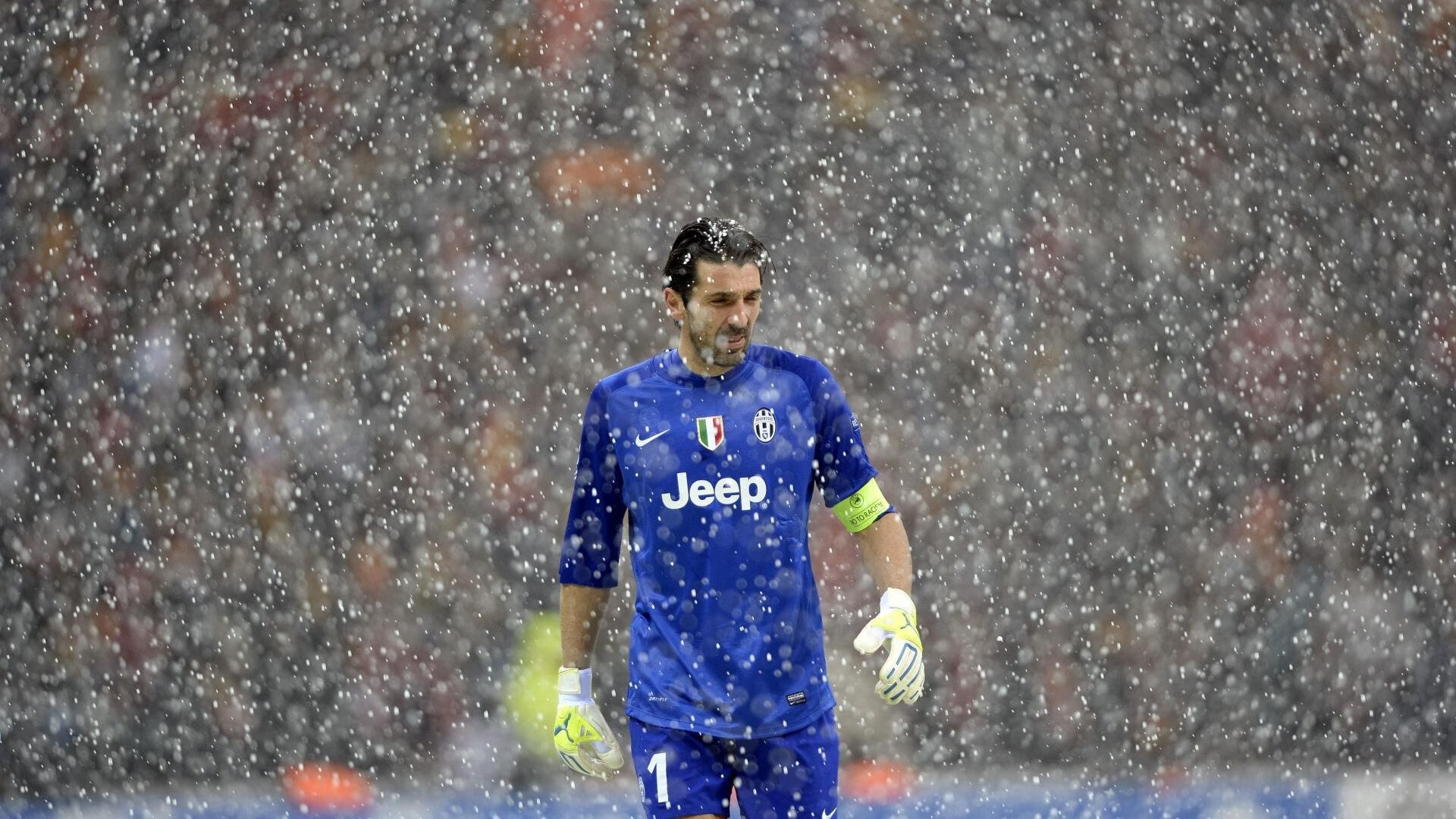 亚冠联赛中国青年队战胜 球迷现场气氛热烈,青年队打亚冠